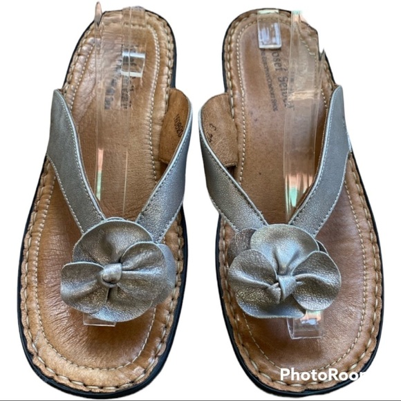 JOSEF SEIBEL leather Sandal silver strap w/ single flower accent size 9-9.5 - Picture 2 of 12